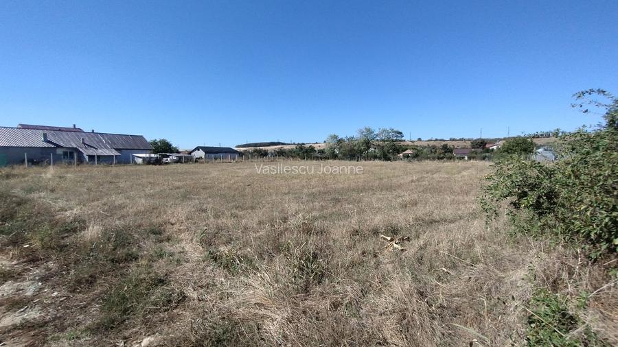 Teren intr. în centrul satului Brebeni, lângă Slatina. Împărțit în 4 parcele. - 6