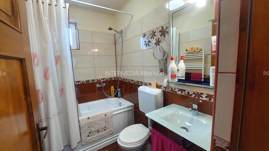 Gospodarie, casa cu 5 camere si 8272 mp teren, in Oarda - 11