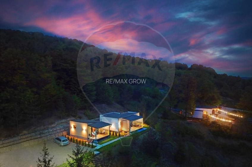 Complex turistic de vanzare in Slanic Moldova - 11