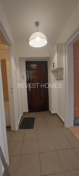Universitate - Garsoniera decomandata in inima orasului, metrou la scara - 9