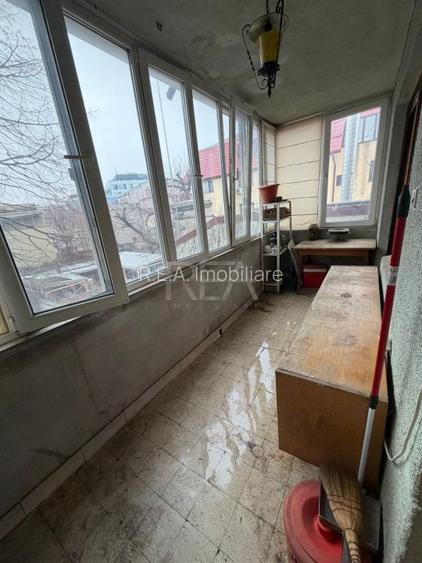 3 camere Piata Victoriei decomandat,garaj,et. 2,1968,metrou,91 mp,boxa - 7