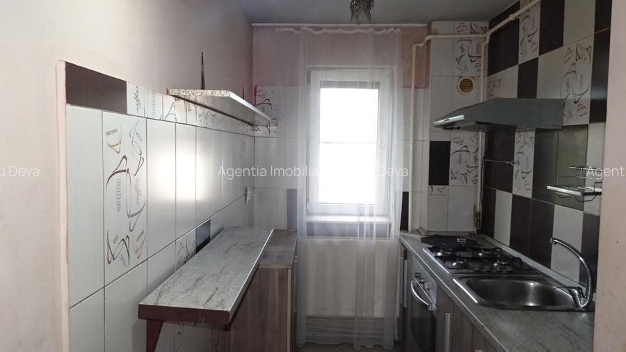 Inchiriez apartament 3 camere in Deva, zona Scarisoara, etaj 2, mobilat - 5