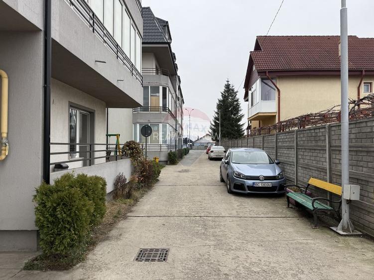 Apartament cu 3 camere de vânzare cu loc de parcare, Calea Bârladului - 17