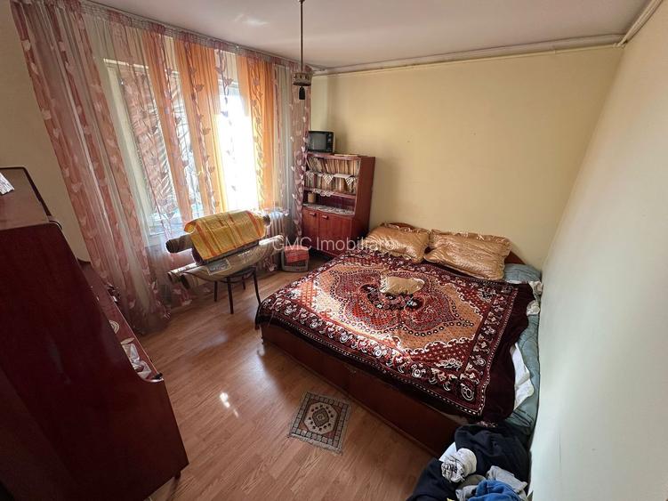 De vanzare apartament 3 camere 2 bai zona Crangasi - 6