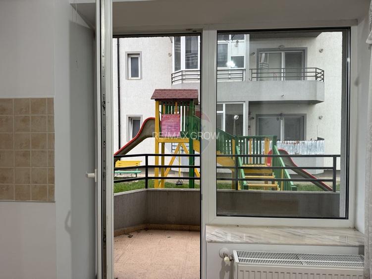 Apartament cu 3 camere de vânzare cu loc de parcare, Calea Bârladului - 5
