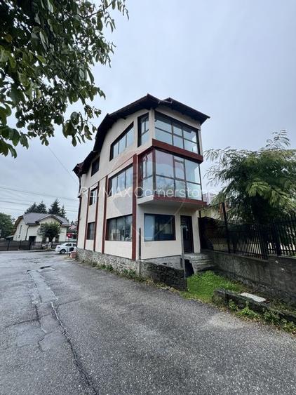 De Vanzare - Cladire de birouri situata strategic, in zona Centrala - 2