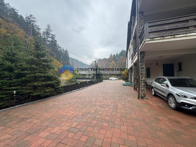 Casa cu posibilitate transformare in pensiune si teren de vanzare Piatra Neamt  - 8