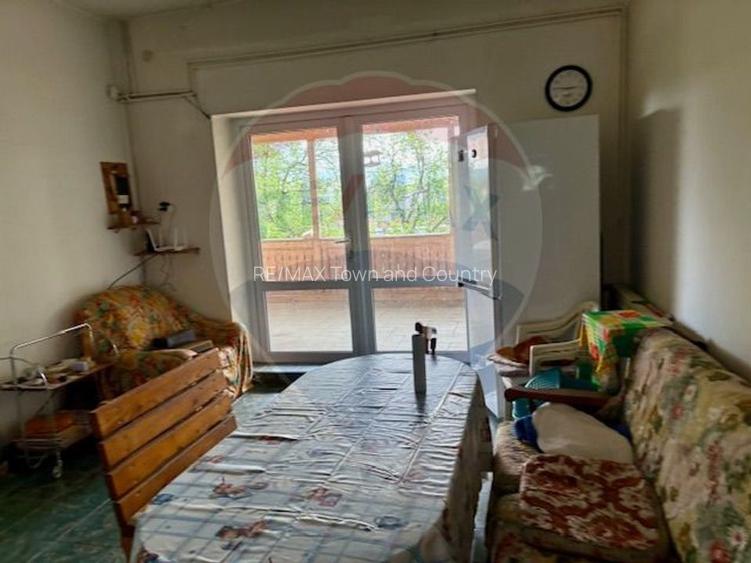 Casă / Vilă cu 7 camere de vânzare - 8