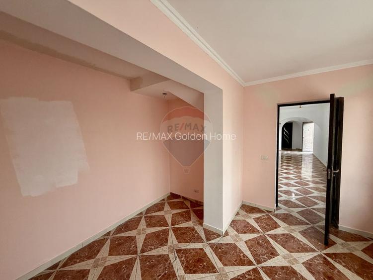 Casă / Vilă cu 8 camere - 14