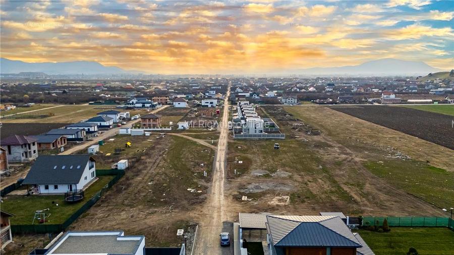 Teren intravilan | utilitati | Sanpetru | 500 mp - 2