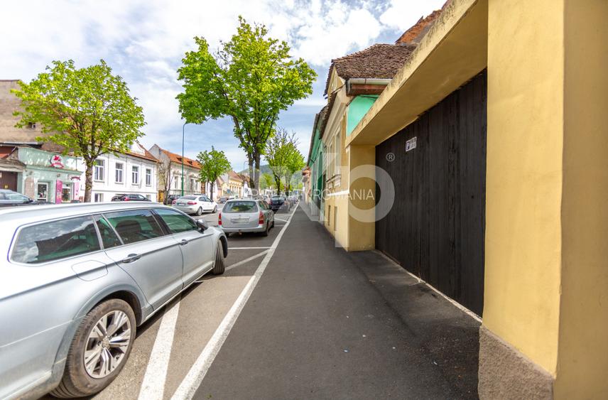 Corp de casă renovat, curte comună – Str. Lungă, Brașovul Vechi - 20