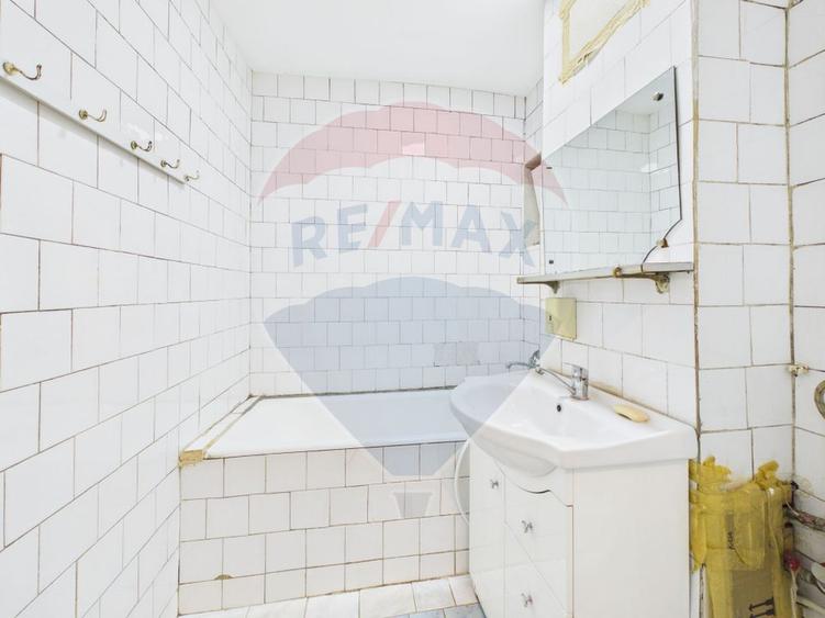 Apartament cu 3 camere de vânzare în zona Giurgiului