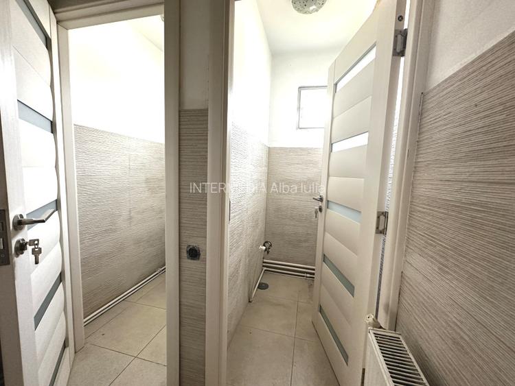 DEPOZIT 450 mp. Birouri Hala si TEREN Imprejmuit 4077 mp Asfalt - Utilitatile - 10