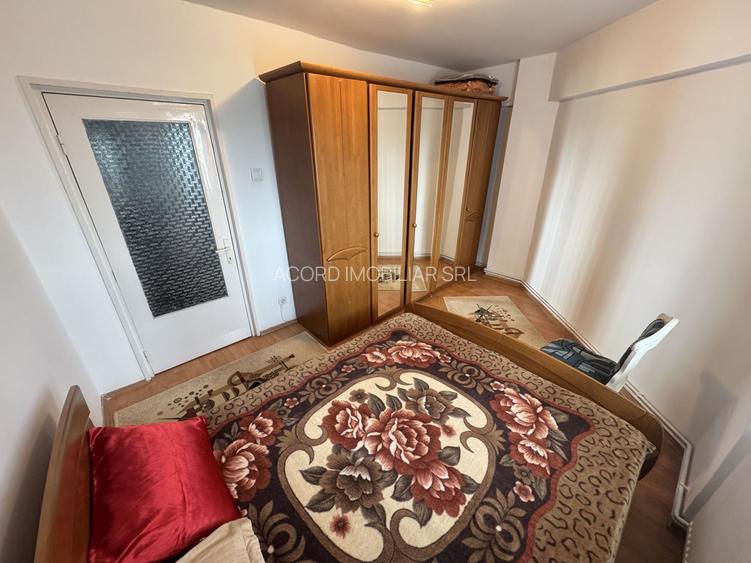 Apartament 2 camere zona Poarta 6 cu Centrala si Parcare - 3