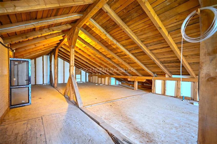 FILM!Refugiu elegant,cadru natural rar, vecinatati discrete,1.700 mp domeniu ver - 28