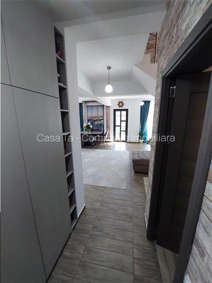 Vila deosebita pe Soseaua Rediu vis-a-vis de lac - 24