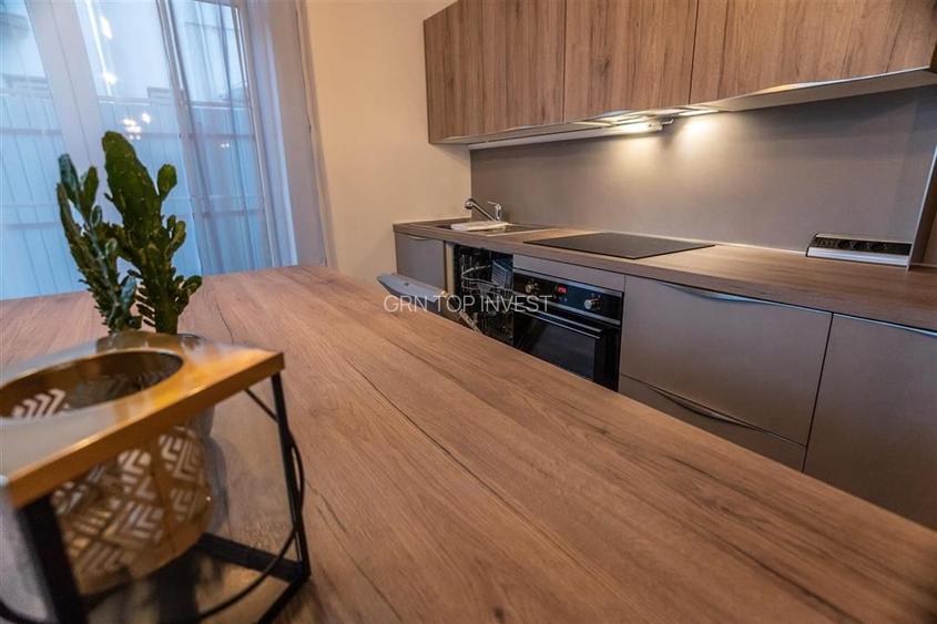 Apartament de LUX 3 camere si curte Parcul Sub Arini - 6