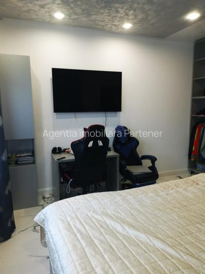 Penthouse cu 5 camere decomandat în Prundu - 31