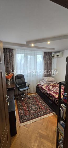 Vanzare apartament decomandat 3 camere 1 Decembrie / Titan / Ozana - 2