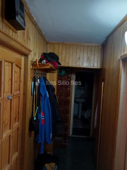 De vânzare apartament cu 2 camere,etaj.3 - 2