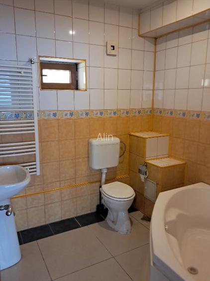 Spatiu str Alunisului cu Peroni .etajul 1 - 7