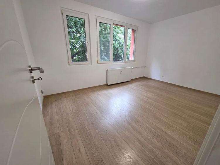 Ferdinad Inchiriez ap 3 cam partial mobilat recent renovat balcon inchis central