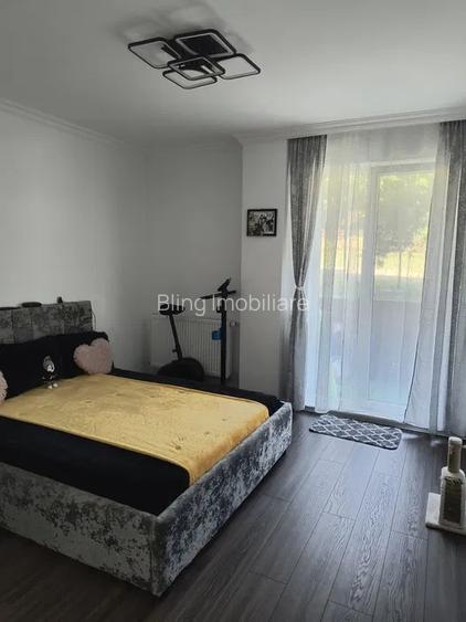 Apartament cu 3 camere, 71 mp, balcon, zona Teilor - 4