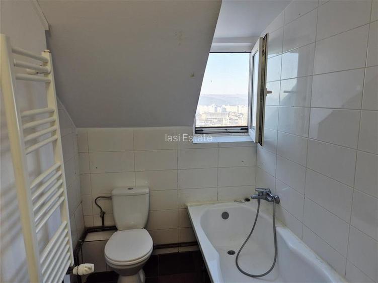 Apartament cu 3 camere de vanzare - 12