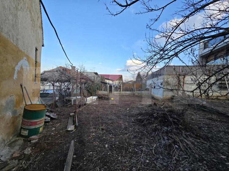 Casa demolabila, teren 461 mp, Intersectia 7 strazi, zona Gruia - 3