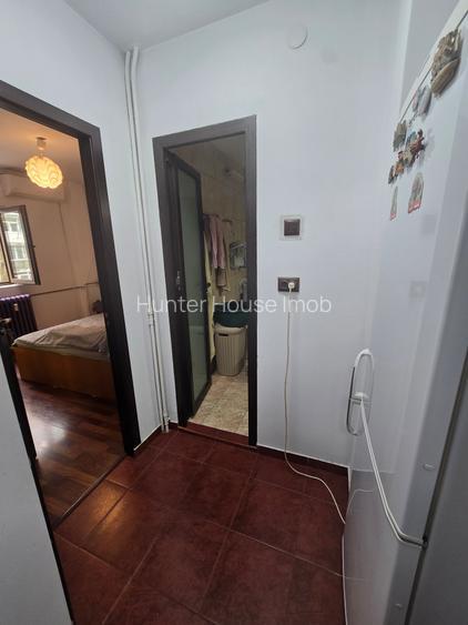 Apartament 3 camere, 2 băi cu geam, aproape de metrou Gorjului. Bloc din 1981 - 19