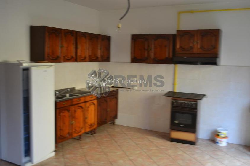 Casa insiruita in zona Campului - 9