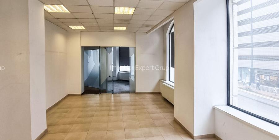 Zona P-ta Unirii P+M 195 mp trafic intens - 3