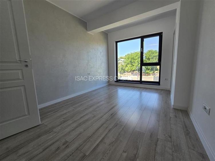 De inchiriat: Penthouse 4 camere 118 mp - etaj 3/3 | Terasa 19,2 mp. 3,8 km fata - 3