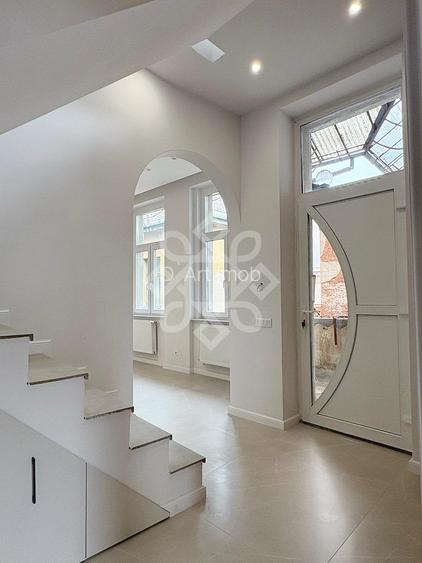 Apartament pe doua niveluri cu terasa, strada Vasile Alecsandri - 10