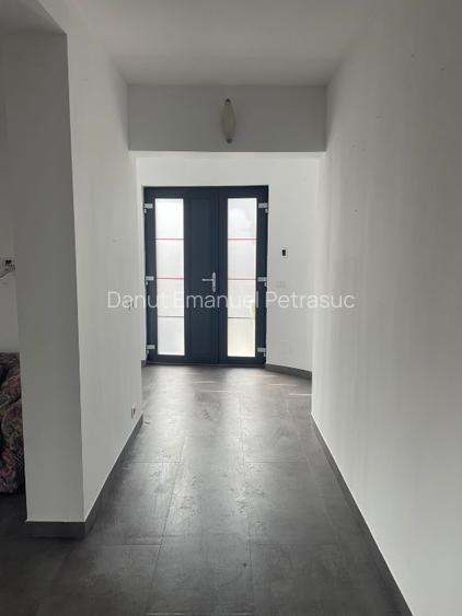Casă de vânzare de 310 mp în Rădăuți! - 12