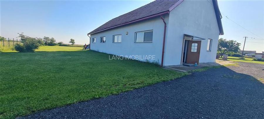 TEREN CU CLADIRI FUNCTII MULTIPLE - 3