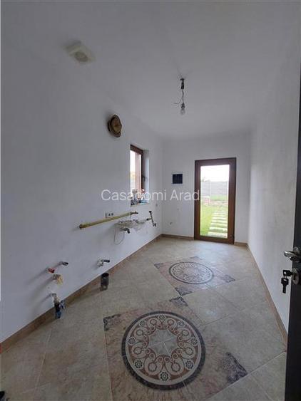 Casa finisata modern in Vinga - 8