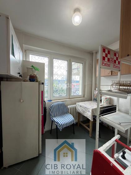 Spatiu comercial Pantelimon,vis a vis de piata Delfinului,Aleea Dobrina 4 - 12