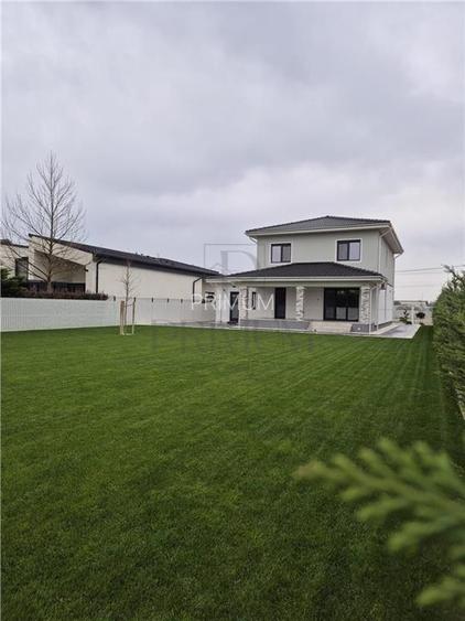 DUMBRAVITA - VILA DE LUX - 5 CAMERE - TEREN 1000 MP - GARAJ - POZITIE EXCELENTA - 2