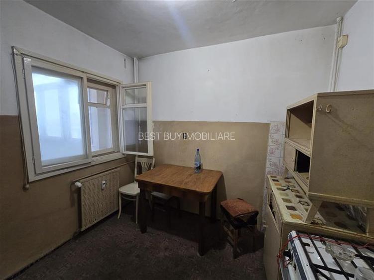 4 CAMERE 2 BAI DECOM ION MIHALACHE TURDA PARC REGINA MARIA ET 6/10 AN 1982 - 12