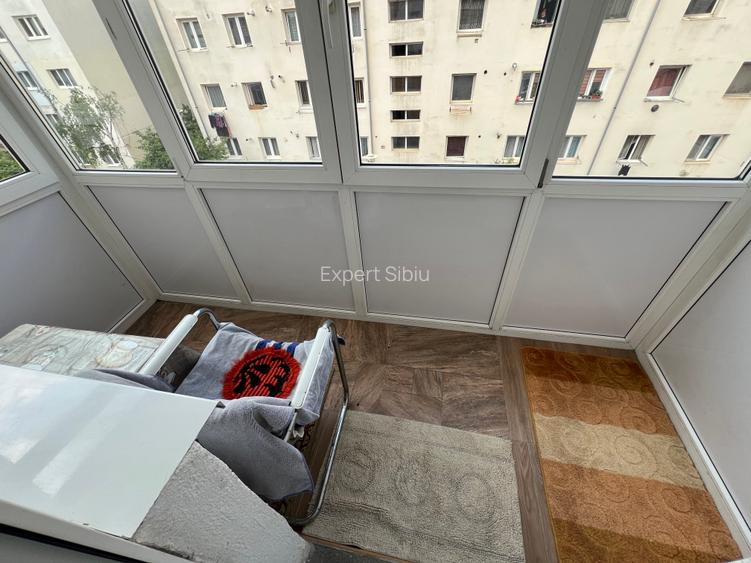 INCHIRIEZ apartament 3 camere ,zona Vasile Aaron - 13