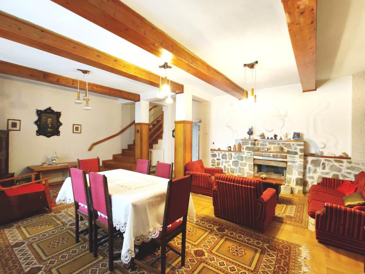 COMISION 0% Casă cuplată/5 camere/garaj/curte/zona Spitalul Cisnădie