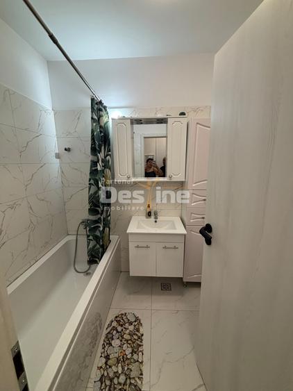 Garsoniera | Mobilata, utilata | Loc de parcare | 300 Euro.