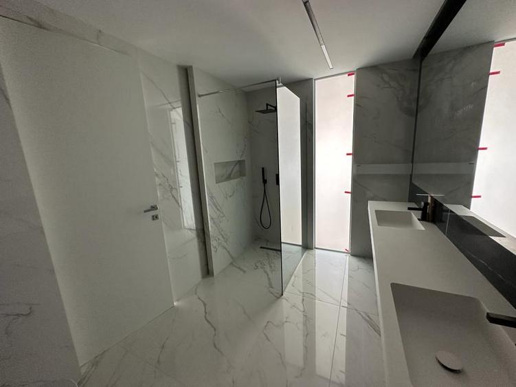 Penthouse Exclusivist cu Terase Generoase și Design Modern în Zona Aviatorilor