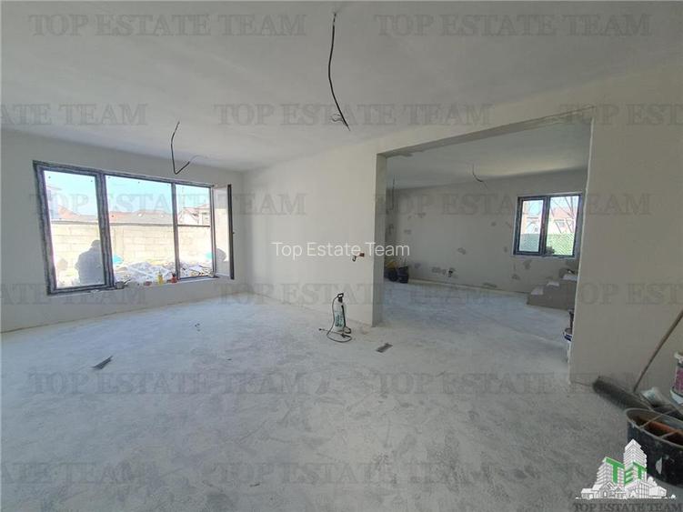 Duplex 8 camere cu doua intrari separate curte comuna Navodari - 16