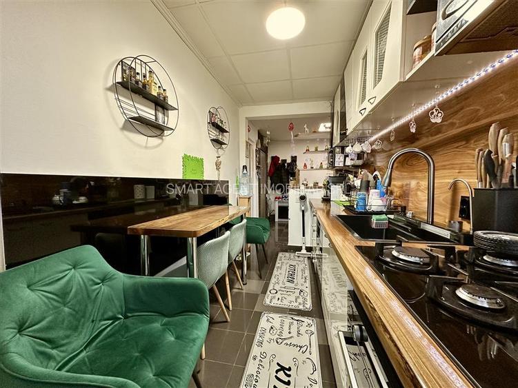 Apartament 3 camere. Arad, zona Aurel Vlaicu,  Y - ri. - 10