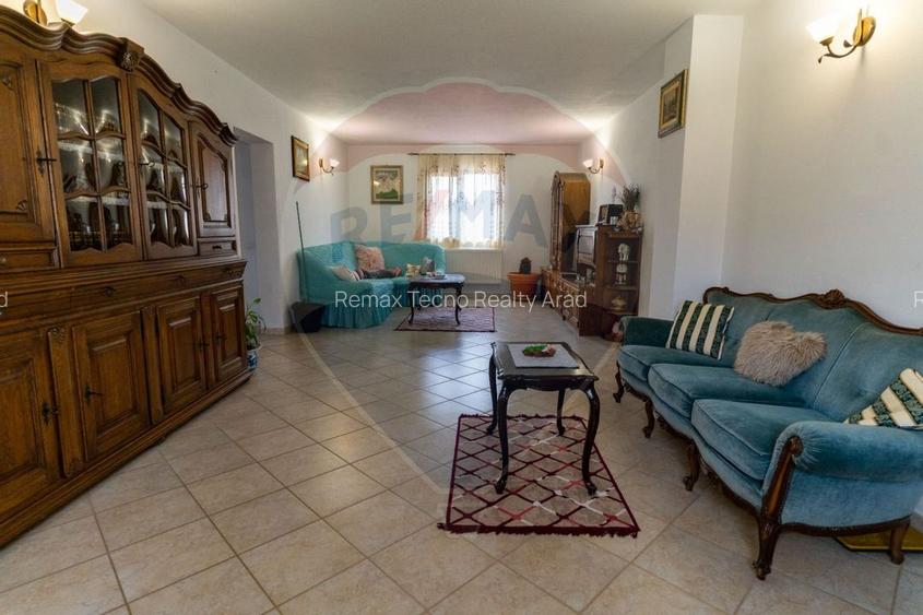 Vila/Pensiune de vanzare Bacia,jud.Hunedoara - 8