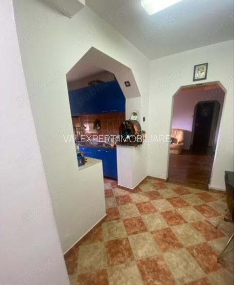 Metrou 1 Decembrie 1918, 3 cam, loc de parcare, bloc reabilitat - 7