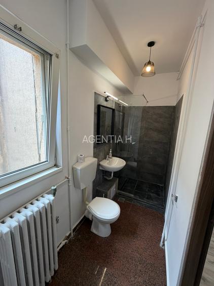Calea Victoriei, apartament 3 camere, etaj 8, nemobilat, balcon, bloc solid - 10