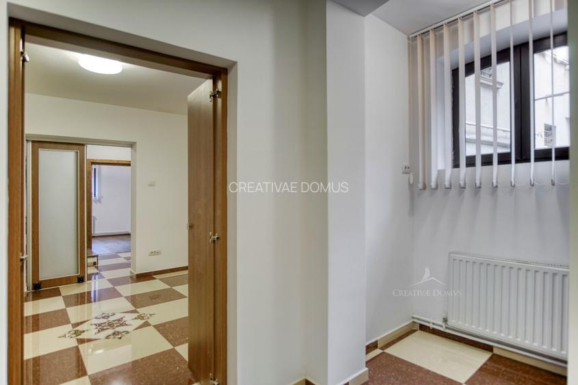 Piata Pache Protopopescu - Casa cu 11 camere si doua locuri de parcare - 19